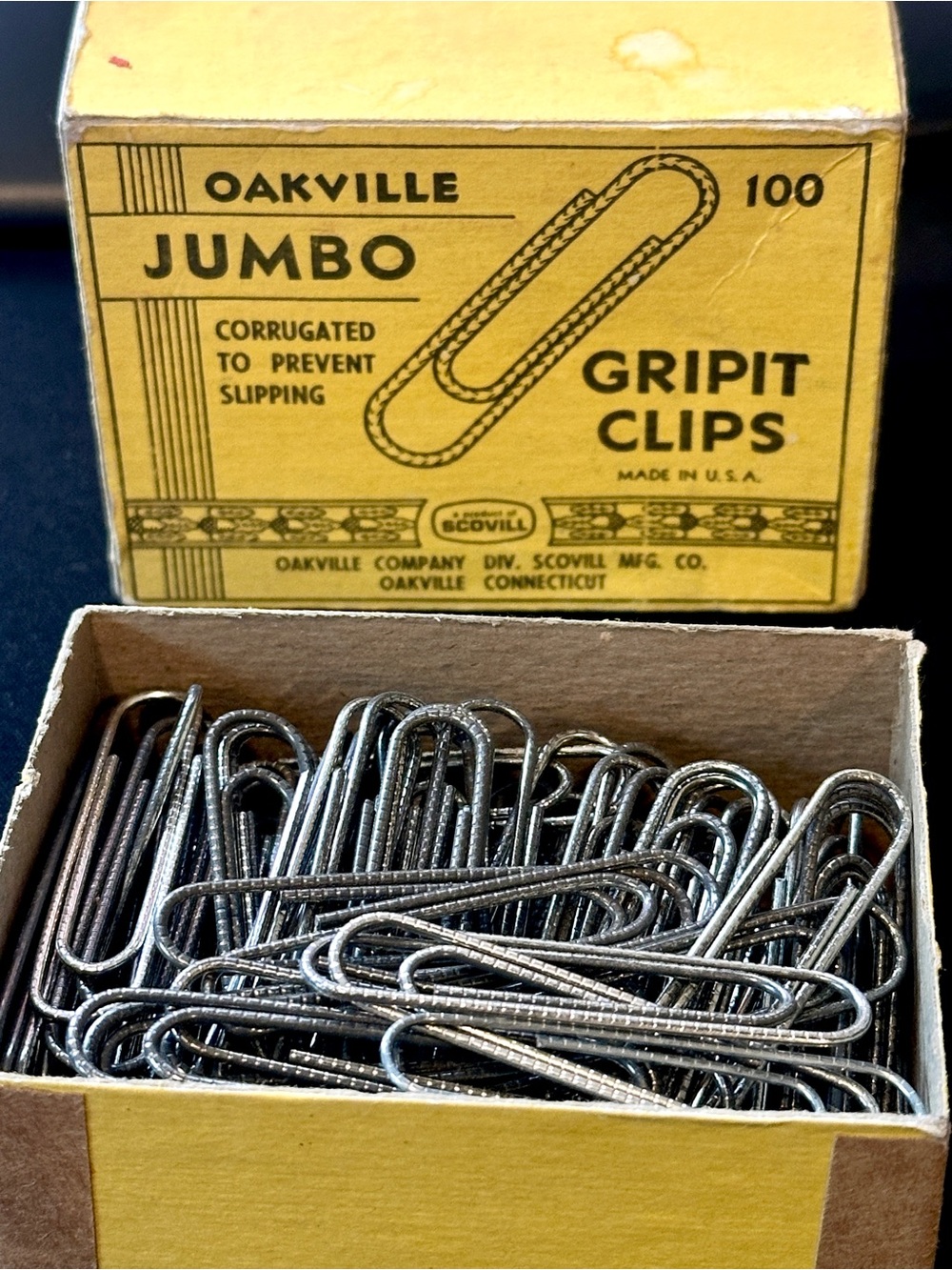 Vintage Oakville Jumbo Gripit Paperclips Box 76C Scovill Conn USA 1950s Retro